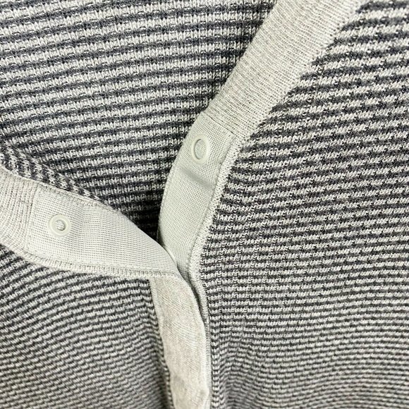 Lululemon Find Your Mantra Henley - Picture 3 of 9